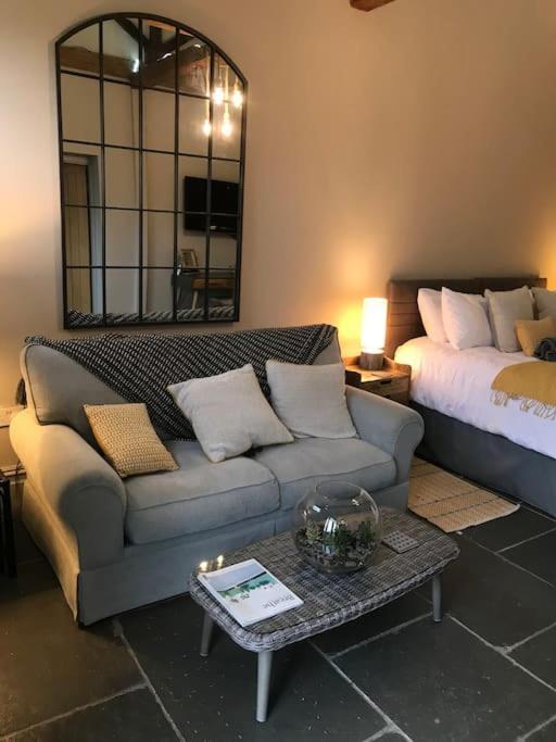 Luxury Barn Conversion At Rudding ハロゲート エクステリア 写真