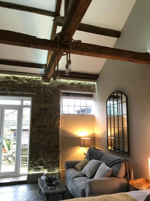Luxury Barn Conversion At Rudding ハロゲート エクステリア 写真